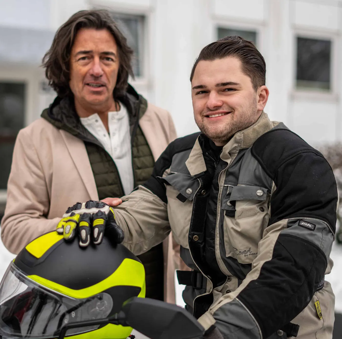 Fahrlehrer der Fahrschule Nett mit Motorradschüler in Bonn